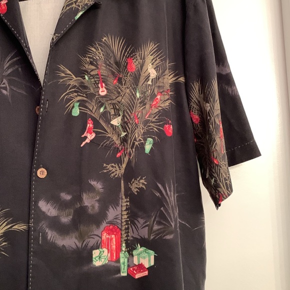 Tommy Bahama button down shirt - Picture 2 of 5